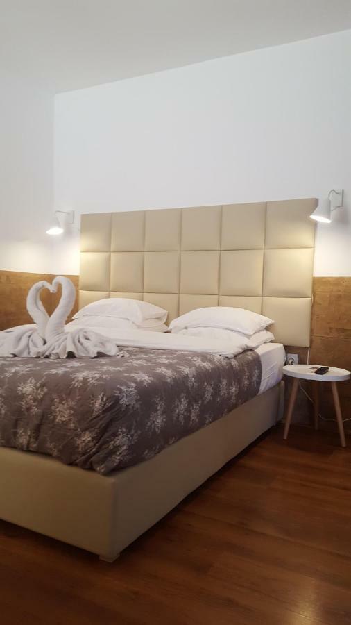 Villa Jelena - Sobe ครากูเยวัตส์ ภายนอก รูปภาพ